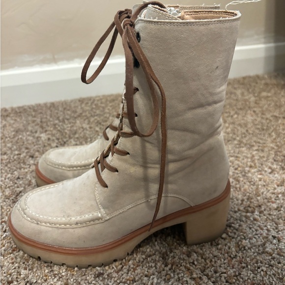Heeled Boots Beige - Picture 2 of 6